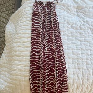 Benoa sold out XS Lelani dress in Miter. So flattering and beautiful 😍